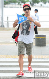 组图：HAHA为宣传动漫《怪物大学》赴香港