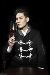 组图：丁子峻时尚大片演绎花漾美男