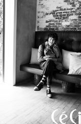 高清组图：韩星丁一宇携手女组合Jewelry拍爱犬写真