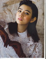 组图：陈妍希白色清新写真显国民气质