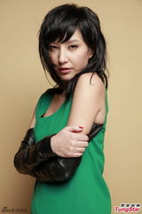 组图：郑希怡与男友共生死 演绎事业着陆内地