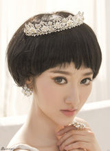 组图：张舒媛清新短发写真 知性优雅显文艺气质