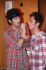 组图：大S两任前男友将同台 蓝正龙不怕与仔仔碰面