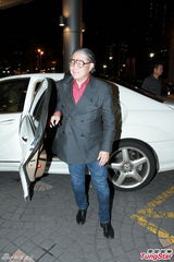 组图：霍震霆见长孙心情大好 劝儿媳晶晶多休息