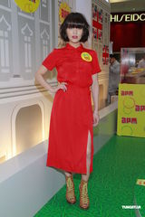 组图：薛凯琪送父亲护肤品 曝杜汶泽美国养病