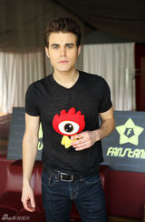 组图：新浪娱乐独家对话《吸血鬼》韦斯利