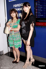 高清图：日本成人女星靓丽现身香港 为新片造势