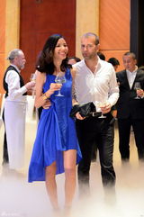 组图：美俏主播LINDA与法国贵族恋情曝光