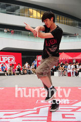 组图：快男选手酷似李敏镐 为选秀放弃剑桥