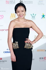 组图：亚洲电影大奖红毯春色浓 众女星挤胸露腿