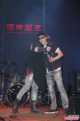 组图：杨千霈自由发挥将主持金曲星光