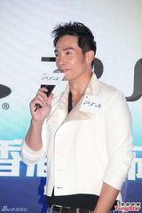 组图：蒙嘉慧送伊健游戏机 陈豪紧张太太临盆