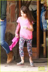 高清：凯蒂带女儿游野生动物园 小苏瑞大开眼界