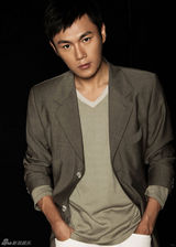 组图：秦昊秋季写真曝光 简约时尚显型男风范