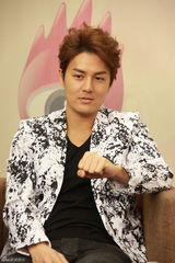 组图：吴克羣做客新浪畅聊《全能星战》