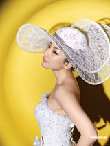 幻灯图集：黄奕抹胸婚纱写真 演绎娇媚幸福新娘