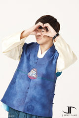 组图：韩团MBLAQ等携众星穿韩服送新年祝福