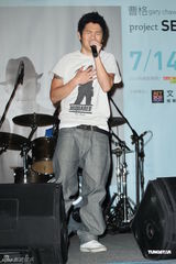 组图：曹格欲捐演唱会收入 不怕与萧敬腾比较