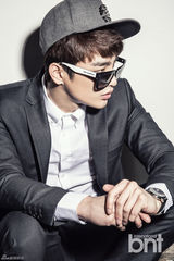 高清组图：徐仁国拍时尚写真 冷酷眼神魅力十足