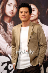 组图：车秀妍Fany悉数亮相 宣传新剧《暴风的恋人》