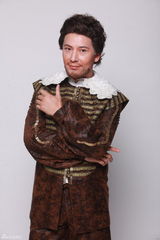 组图：何炅谢娜上演人间四月天 戴军变莎士比亚