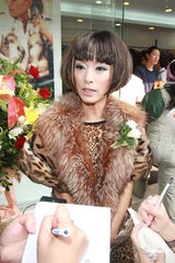 组图：米雪自曝曾遭遇挖角 称新婚郭羡妮春风满面