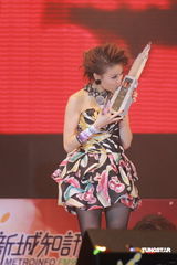 幻灯：新城劲爆颁奖礼落幕 陈奕迅容祖儿称王封后