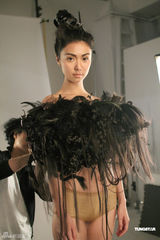 组图：薛凯琪8月推全新EP 新造型变性感狮子女