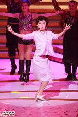 组图：TVB台庆福禄寿反串模仿 曾志伟高空表演