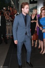 组图：帕丁森帅气亮相《大都会》首映