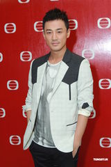 组图：林峰否认恋上吴千语 只是朋友吃饭