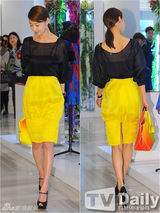 组图：韩彩英韩智慧演绎早春气息 金孝珍显孕相