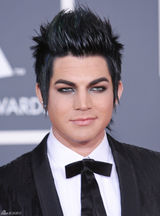 高清组图：第52届格莱美 亚当-兰伯特黑西装受簇拥