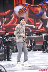 组图：众星轮番跨年彩排 韦礼安刘子千冒冷上阵