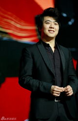 组图：郎朗帅气出席代言某品牌发布会