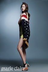 高清图：韩星闵孝琳写真波浪卷发动感风情