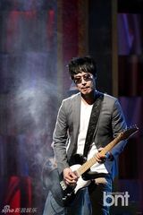 组图：Leif Garrett举办首尔演唱会 献热情舞台