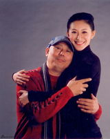 组图：李成儒曝忘年恋 与女星侯角亲密合照曝光