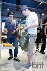 组图：尹施允李玹雨等众韩星为潮牌店站台