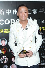 组图：草蜢与黄耀明献唱 将与软硬天师联合开唱