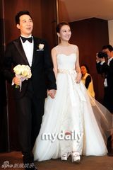 组图：韩星张润贞婚前记者会 称想多生孩子