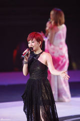 高清图：滚石30最终场周华健领军大唱《快乐天堂》