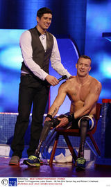 组图：截肢男参加英国星跳跃 人残志坚令人钦佩