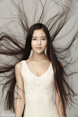 组图：温心个性时尚大片 展率真森女风