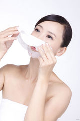 幻灯图：翁虹裸妆展露美丽肌肤 大方透露美容秘宝