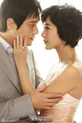 组图：罗嘉良苏岩写真曝光 优雅大气复古迷人