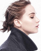 组图：劳伦斯拍大片 面容精致气质典雅大方