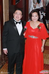 组图：曾志伟小儿子大婚众星捧场 现场豪送钻石