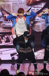 组图：《M Countdown》FTIsland回归荣获第一