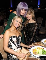 组图：斯威夫特派对变小野豹 透视短裙秀美腿